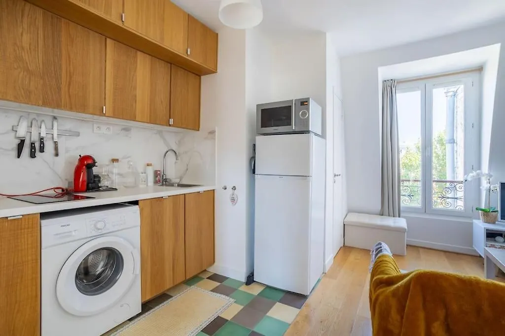 Cocon Sur Les Toits De Paris Apartment