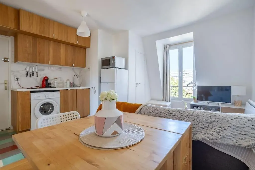 Cocon Sur Les Toits De Paris Apartment