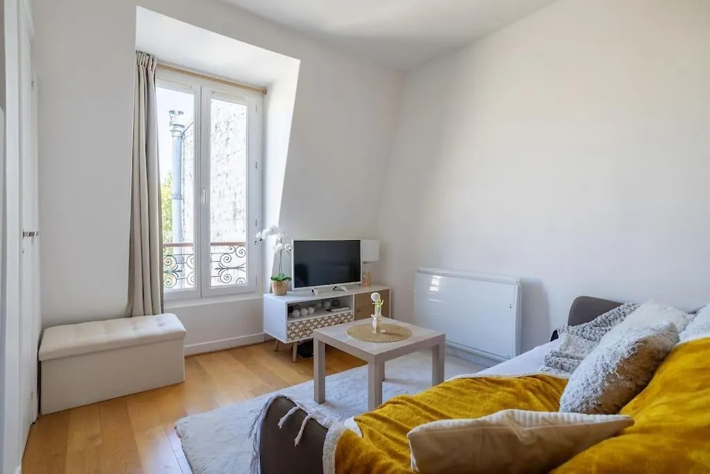 Cocon Sur Les Toits De Paris Apartment