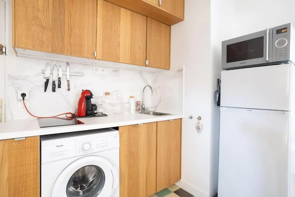 Cocon Sur Les Toits De Paris Apartment 0*,  France