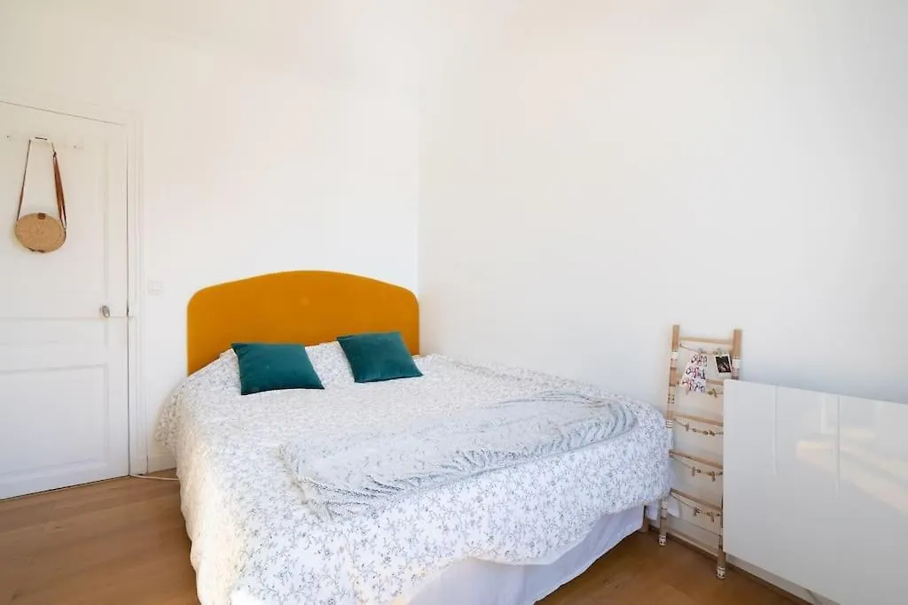 Cocon Sur Les Toits De Paris Apartment
